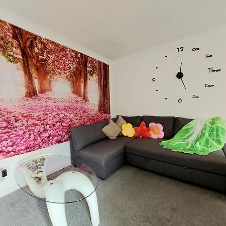 The Blossom - Largs Esterno foto